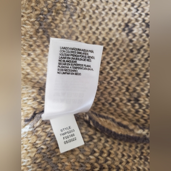 Lucky Brand Size s/p Women's Tan Patterned Sweater Doesn't Come With Belt - Picture 11 of 11